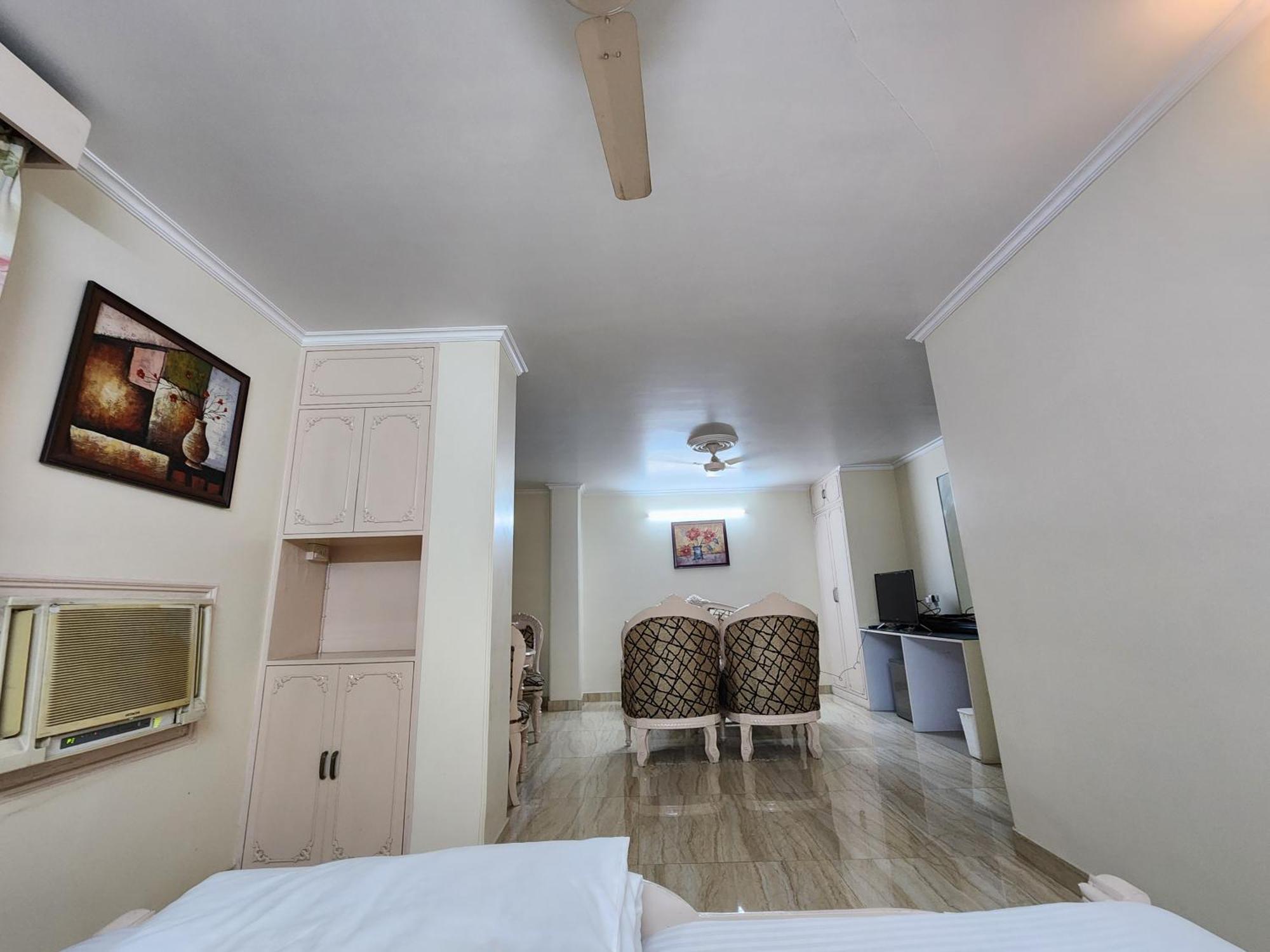 Hotel Mayur Deluxe Mirát Kültér fotó