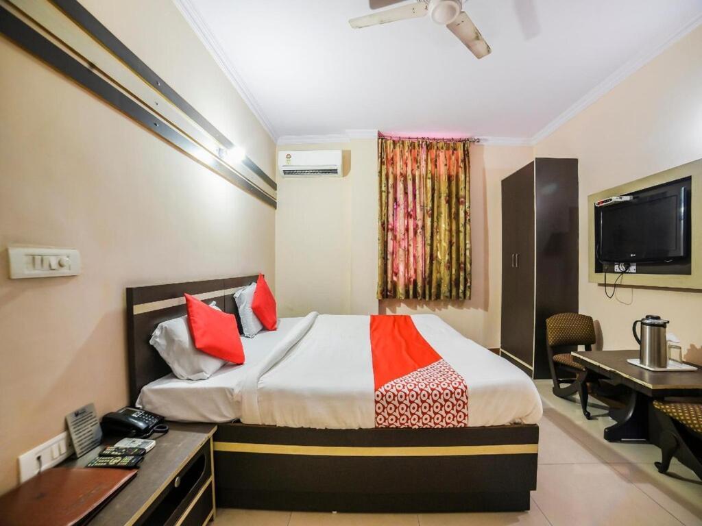 Hotel Mayur Deluxe Mirát Kültér fotó